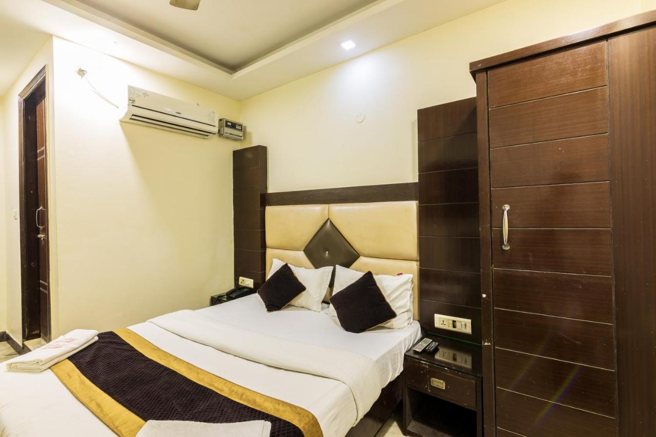 Hotel Grand Shyam- In Front Of New Delhi Railway Station-Couple Friendly Exteriör bild