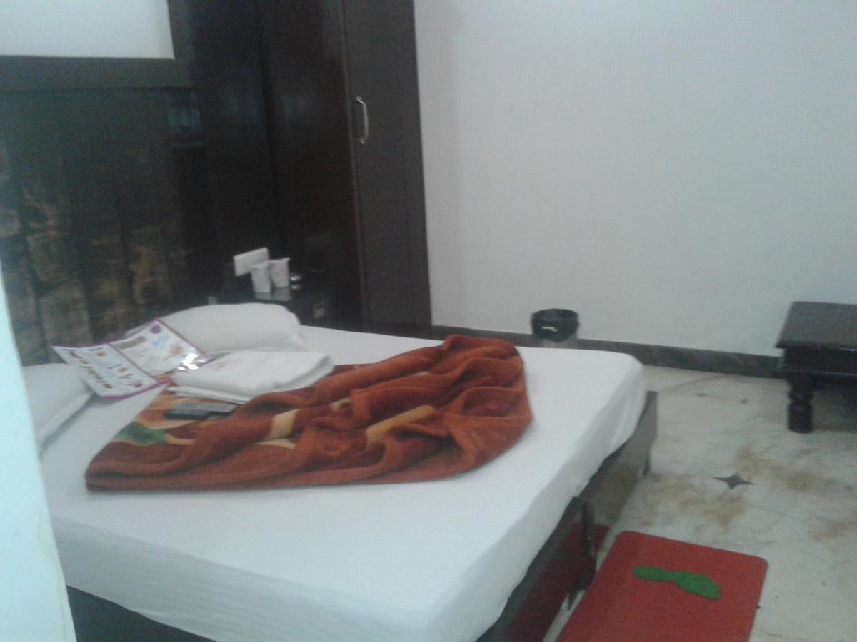 Hotel Grand Shyam- In Front Of New Delhi Railway Station-Couple Friendly Exteriör bild