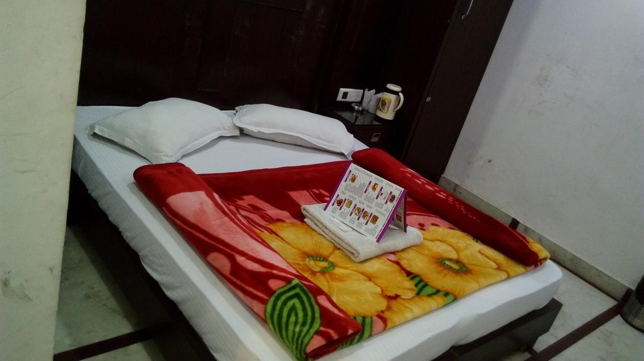 Hotel Grand Shyam- In Front Of New Delhi Railway Station-Couple Friendly Exteriör bild