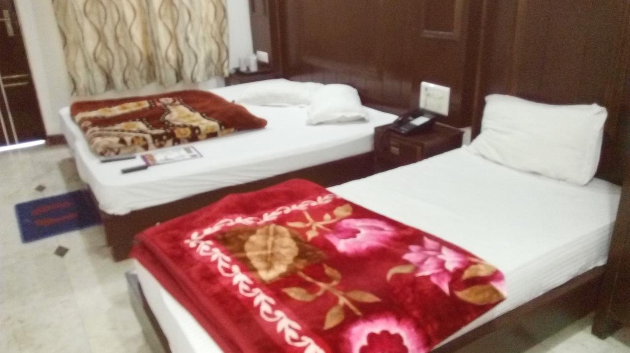 Hotel Grand Shyam- In Front Of New Delhi Railway Station-Couple Friendly Exteriör bild